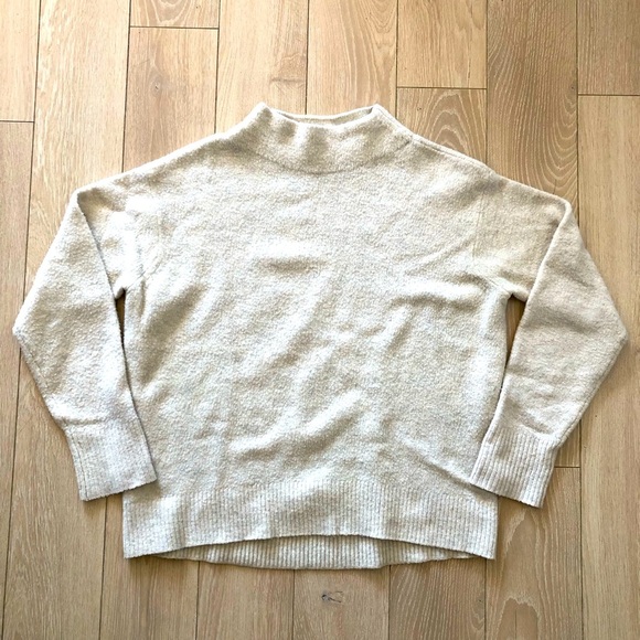 Uniqlo Wool Blend Mock Neck Sweater in White Light Grey Heather Size S - Picture 1 of 10